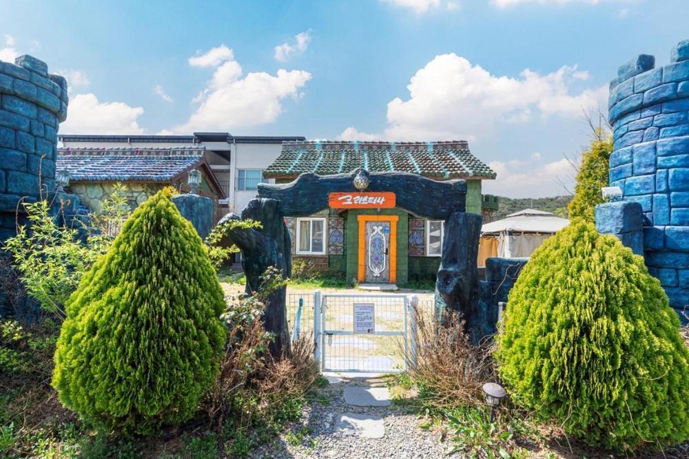 Lala Land Pet Friendly Pension Gyeongju Eksteriør bilde