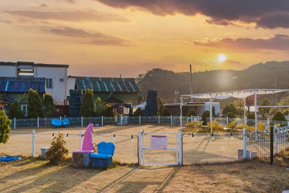 Lala Land Pet Friendly Pension Gyeongju Eksteriør bilde